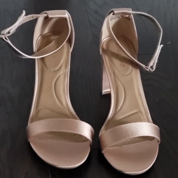 Heels - Picture 4 of 6